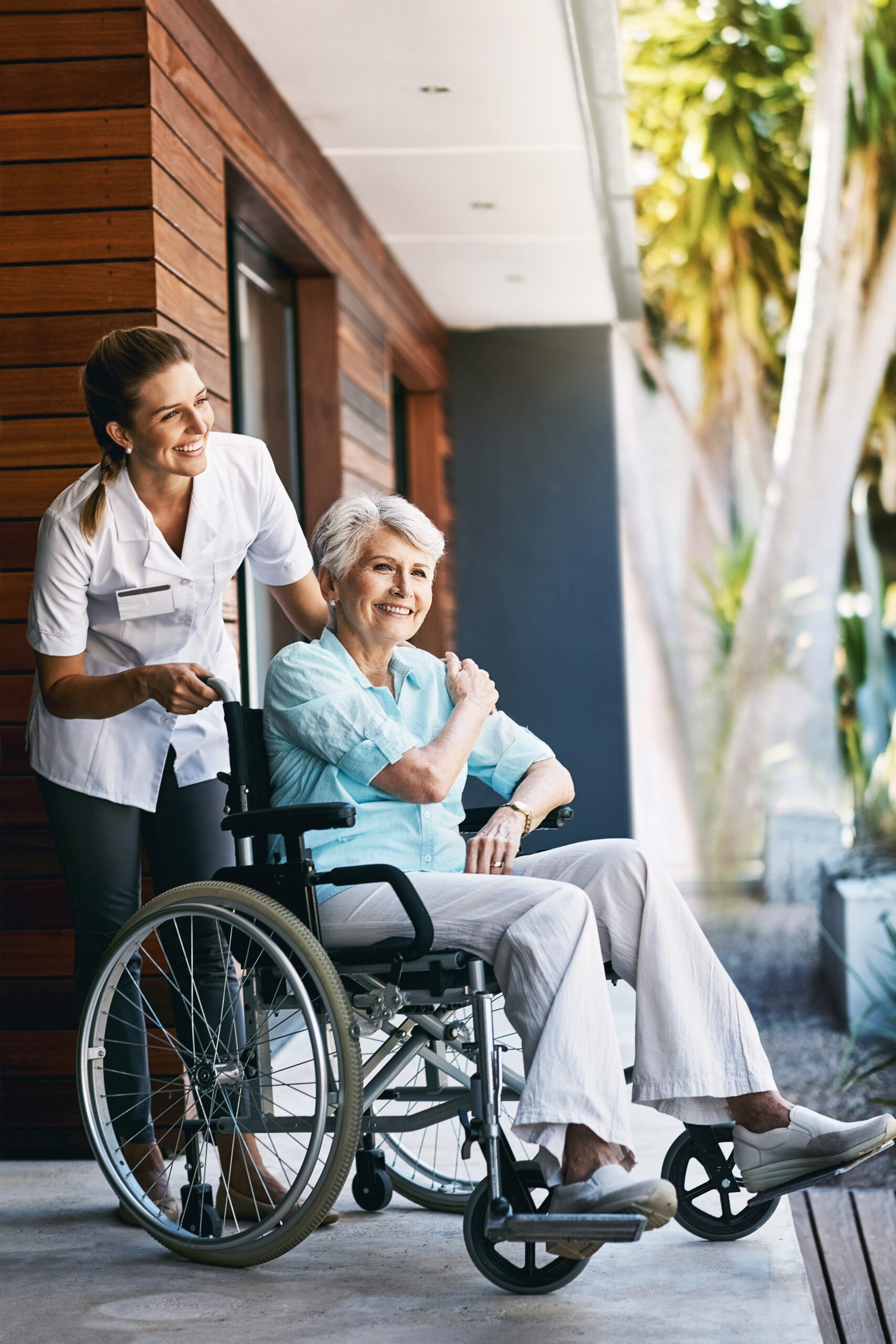 Del Mar Home Care nurse and senior