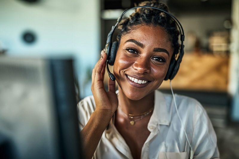 Momentra Care advisor speaking with a family about home care options